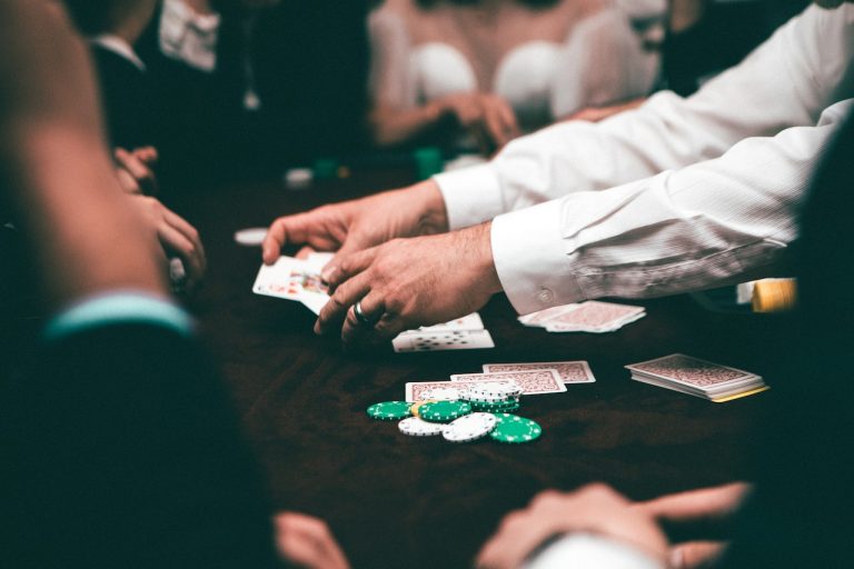 Românii printre protagoniștii turneelor de poker live ale lunii octombrie